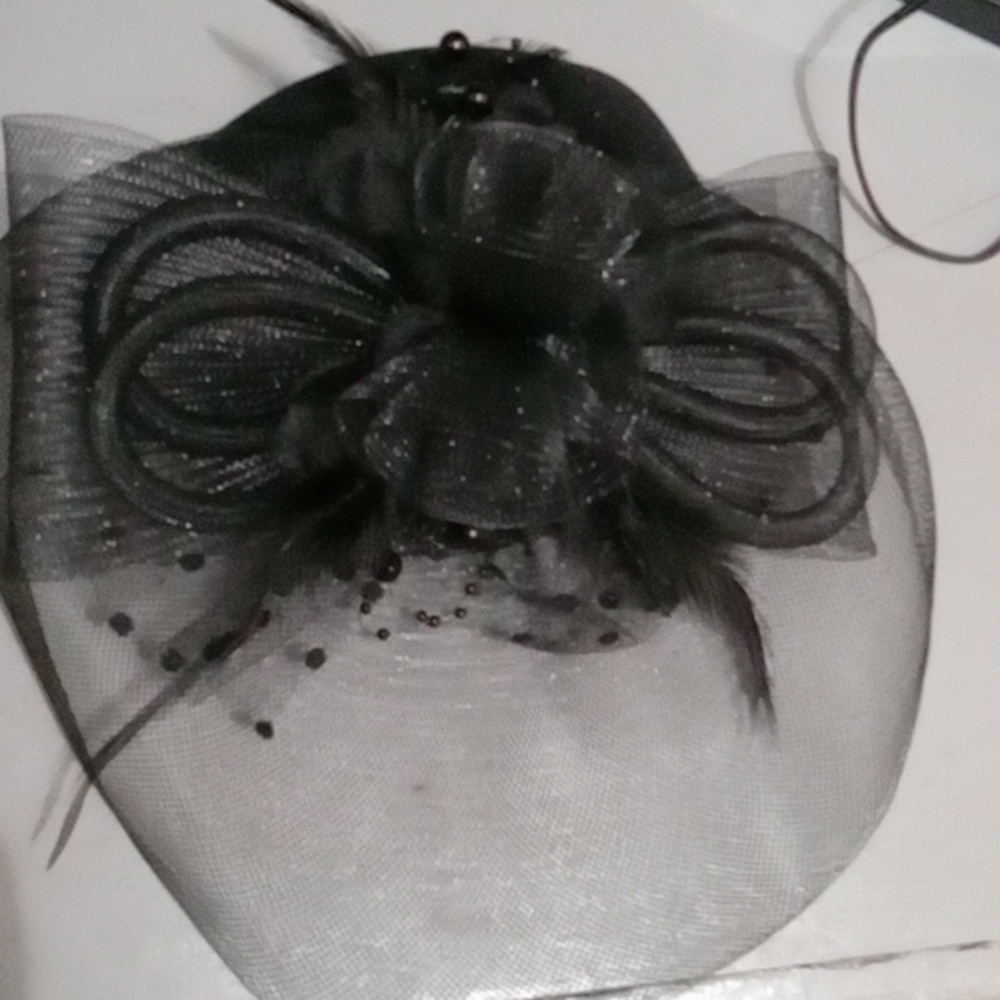 Mini Hat/Hair clip.
